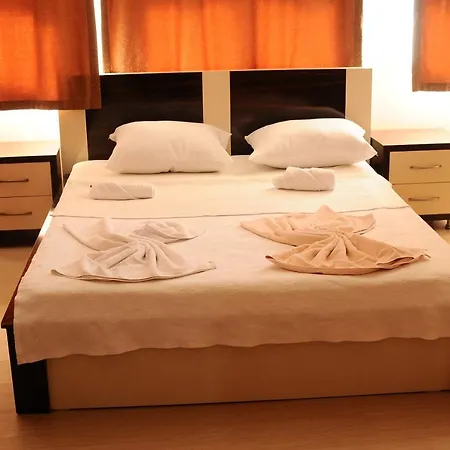 Aparthotel Mina