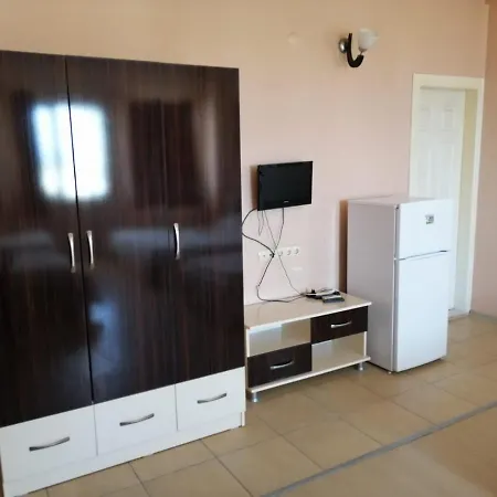 Mina Aparthotel 2*