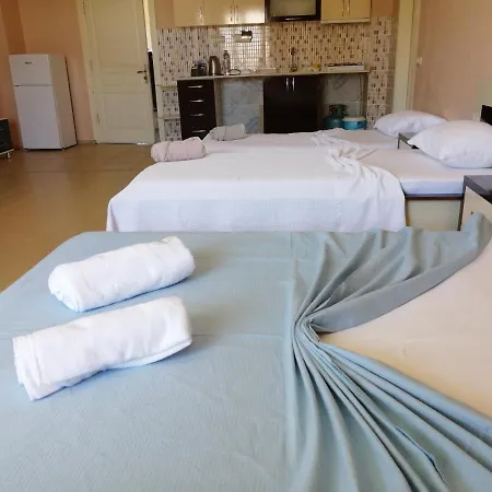 Mina Aparthotel 2*